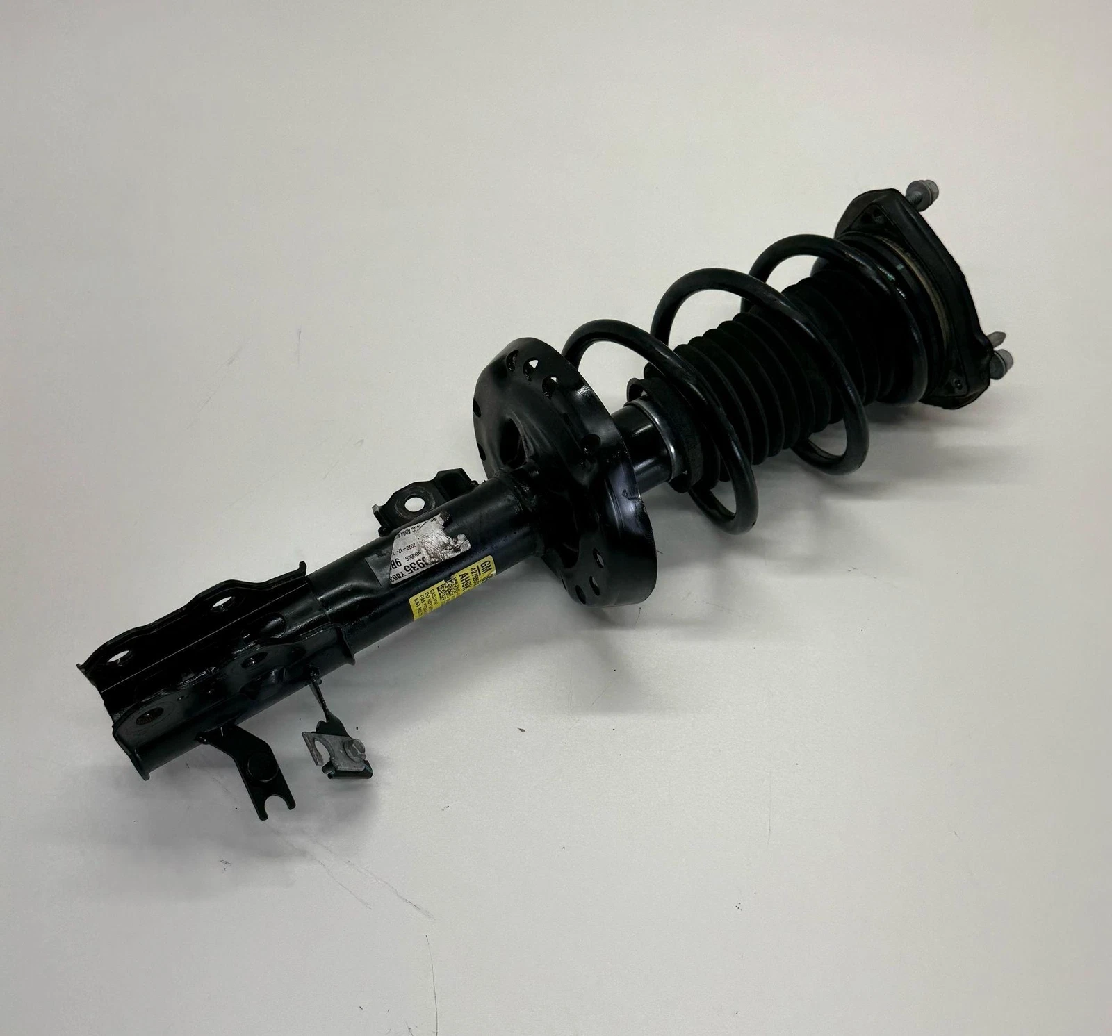 2020-2024 BUICK ENCORE GX FWD FRONT RIGHT SIDE SHOCK STRUT ASSEMBLY 42755602 - Image 3