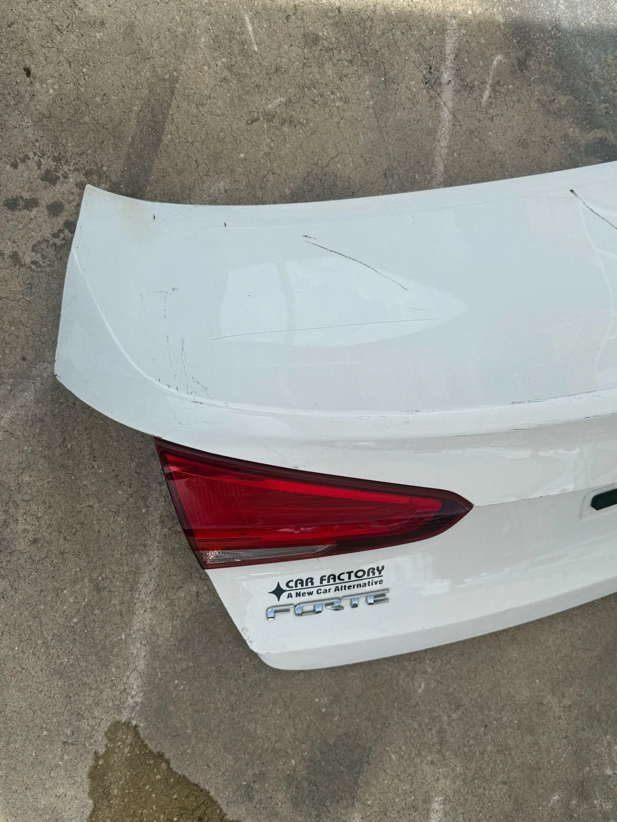 2017-2018 KIA FORTE TAILGATE/ TRUNK/ HATCH OEM HALOGEN WHITE - Image 5