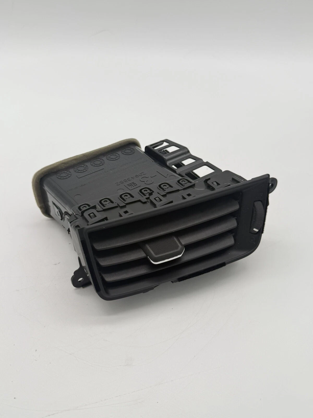 2014-2018 CHEVROLET SILVERADO GMC SIERRA RIGHT DASH AIR VENT 20943682 OEM - Image 3