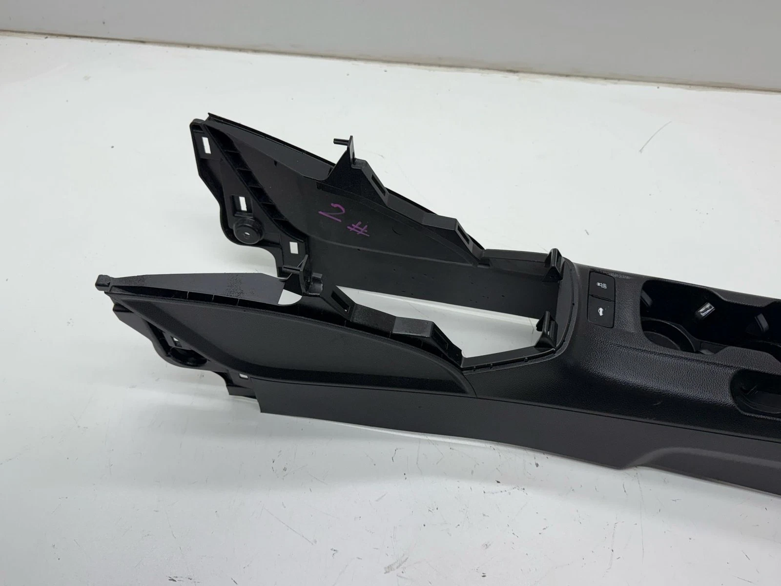 2017-2020 CHEVROLET SONIC CENTER CONSOLE BASE 42532293 SEDAN OEM - Image 11