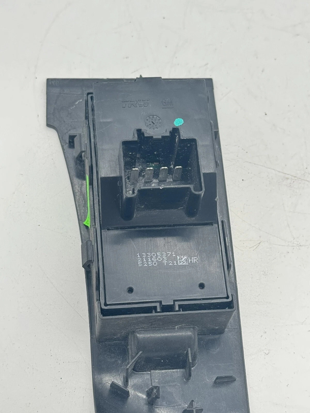 2012-2017 BUICK VERANO FRONT RIGHT WINDOW SWITCH OEM 13305371 - Image 10