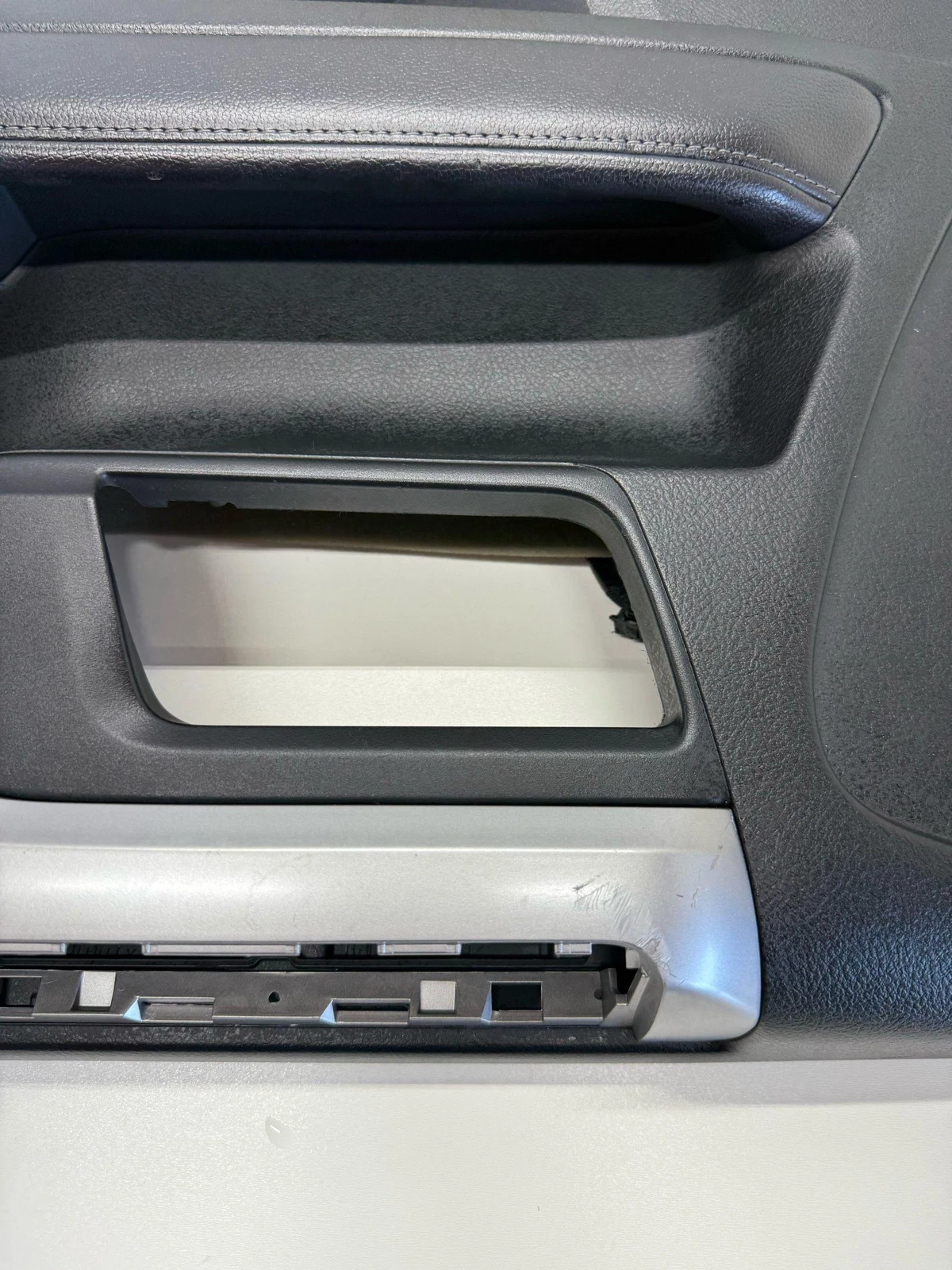 2014 - 2020 TOYOTA 4RUNNER FRONT RIGHT SIDE INTERIOR DOOR PANEL TRIM COVER OEM - Image 7
