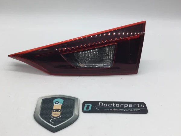 2014-2018 MAZDA 3 TAIL LIGHT LAMP RIGHT SIDE B45A-513F0 USED OEM SPLIT POINT