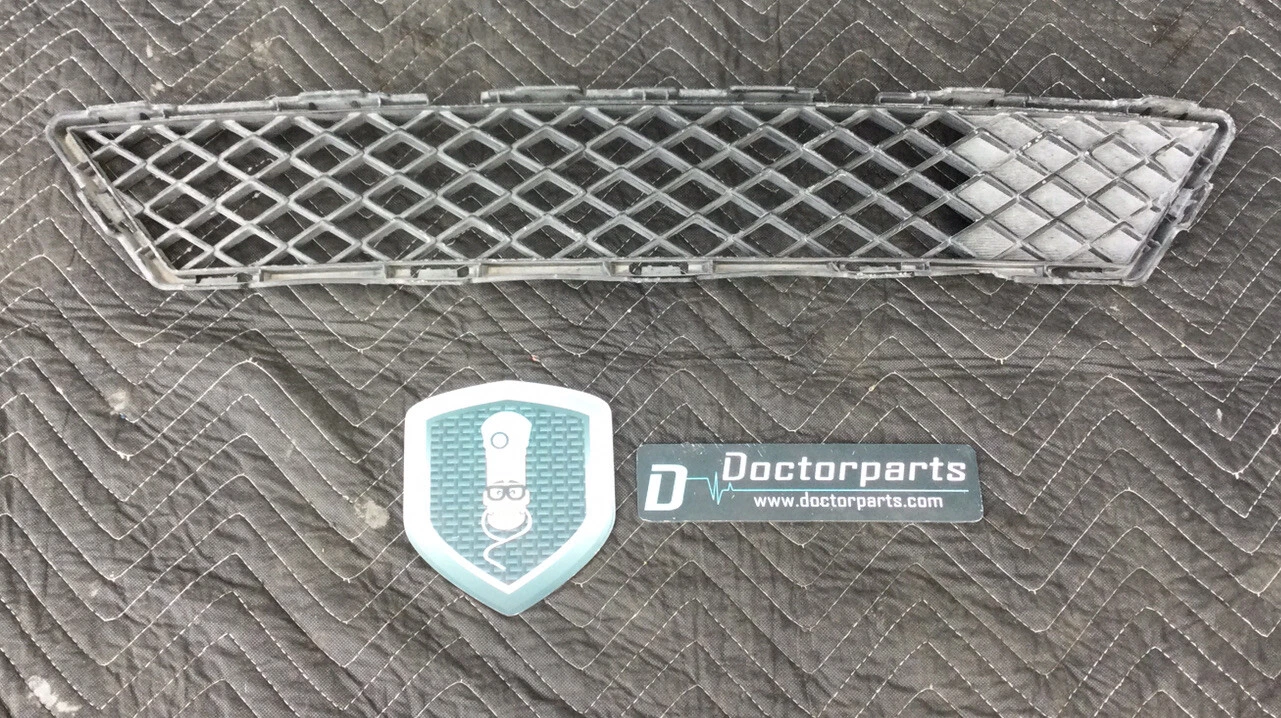 NISSAN VERSA NOTE 2015-2016 FRONT LOWER BUMPER GRILLE USED OEM LOCAL PICKUP