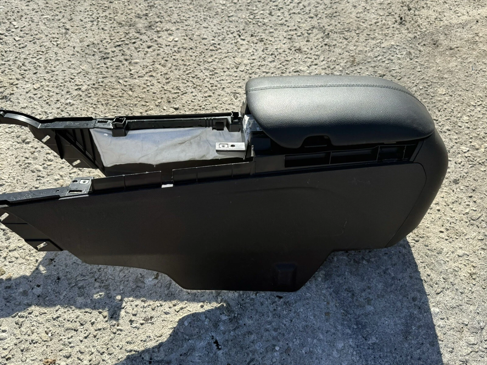 2015-2020 Ford Mustang Coupe Front Center Console OEM GR3B 63045A06 BH3ZHE - Image 3