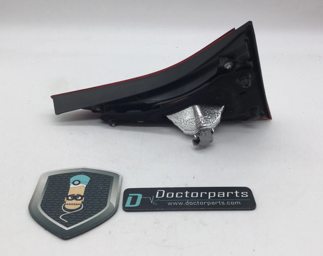 2016-2018 TOYOTA COROLLA PASSENGER INNER TRUNK TAILLIGHT LAMP RIGHT RH USED OEM - Image 3