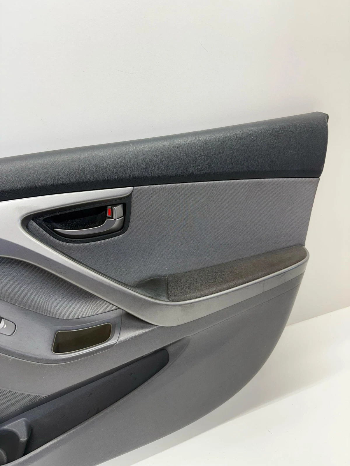 2013 HYUNDAI ELANTRA FRONT RH PASSENGER SIDE DOOR TRIM PANEL OEM 82380-3X000 - Image 3