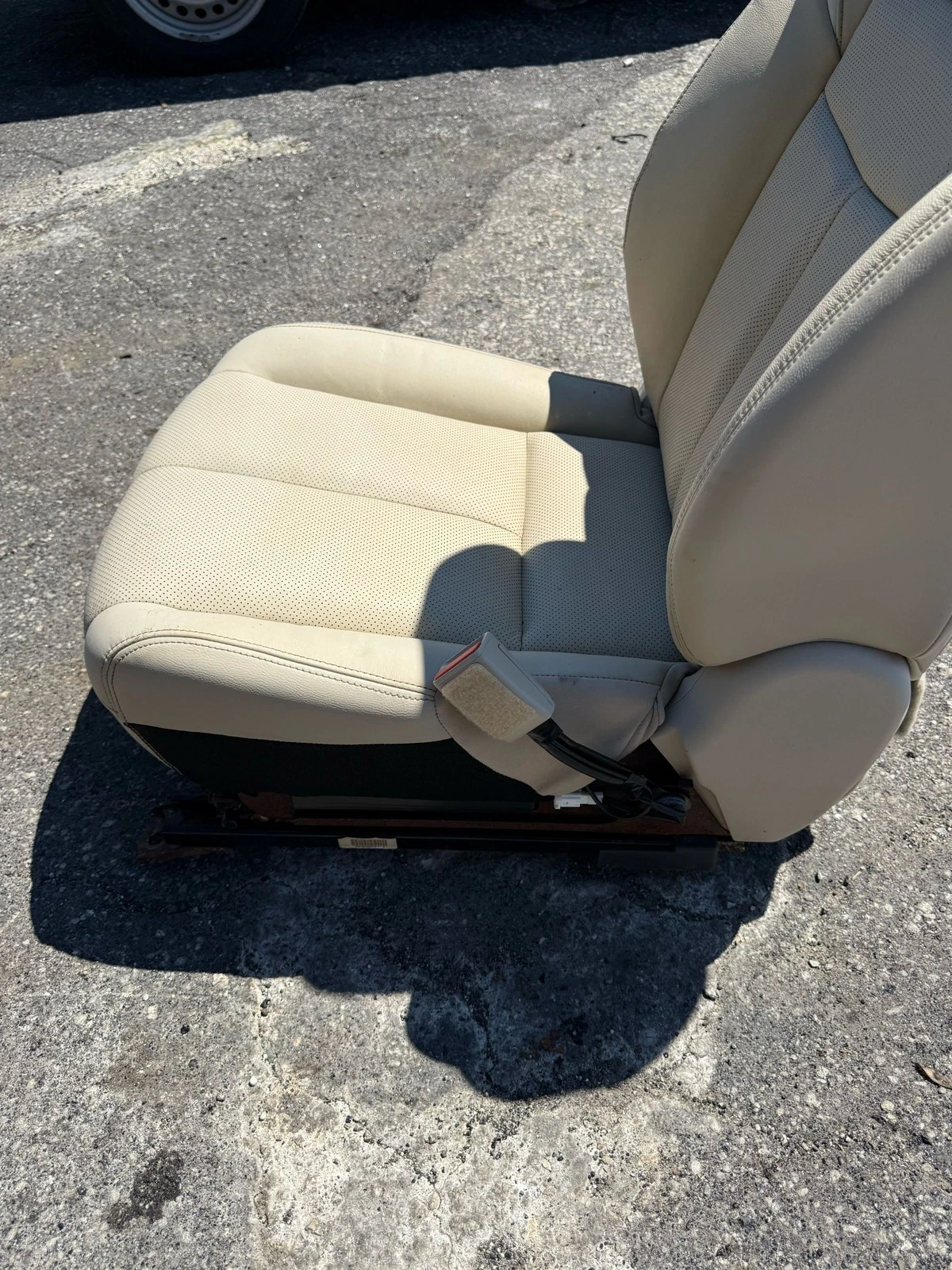 2018 - 2024 NISSAN MURANO FRONT RH PASSENGER SEAT BEIGE LEATHER ASSEMBLY - Image 8