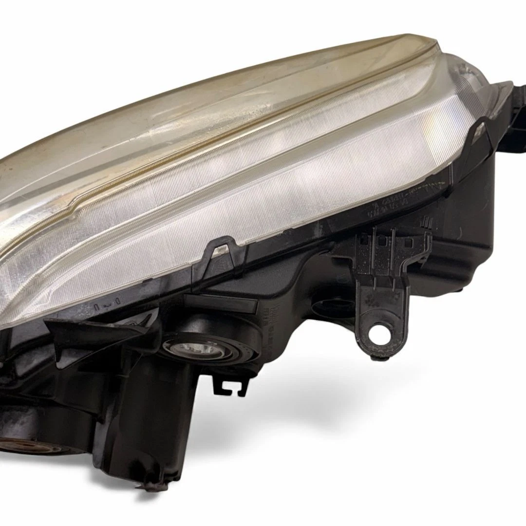 2014-2018 TOYOTA TACOMA LH LEFT SIDE HEADLIGHT USED OEM - Image 4
