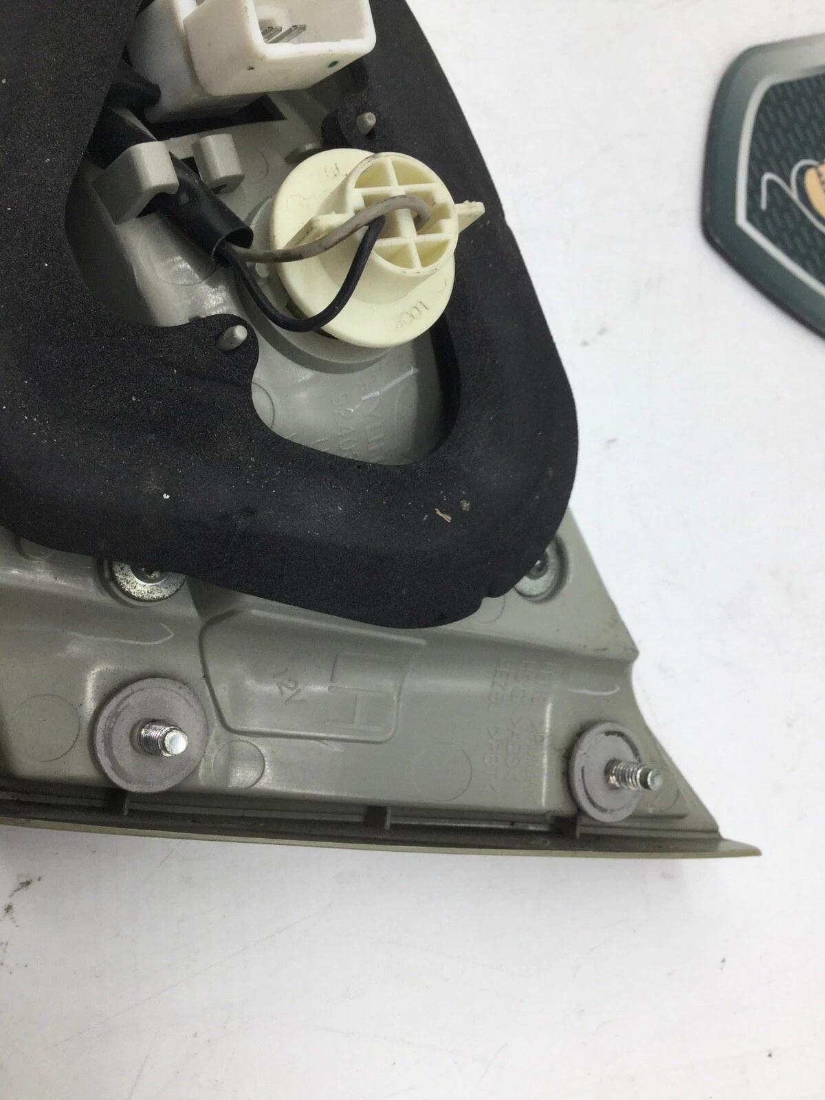 2011-2014 HYUNDAI ELANTRA DRIVER SIDE REAR TAILLIGHT 92403-3Q USED OEM - Image 6