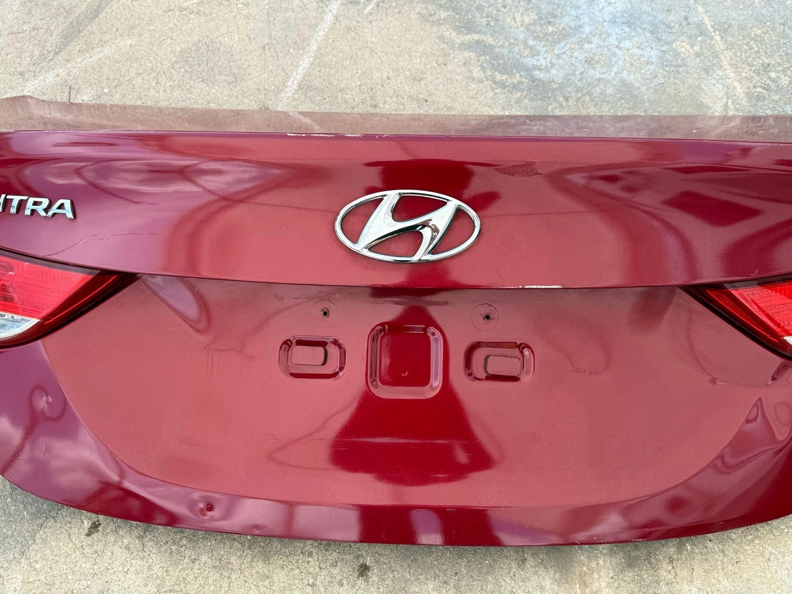 2011-2013 HYUNDAI ELANTRA Trunk/decklid/hatch/tailgate OEM - Image 4