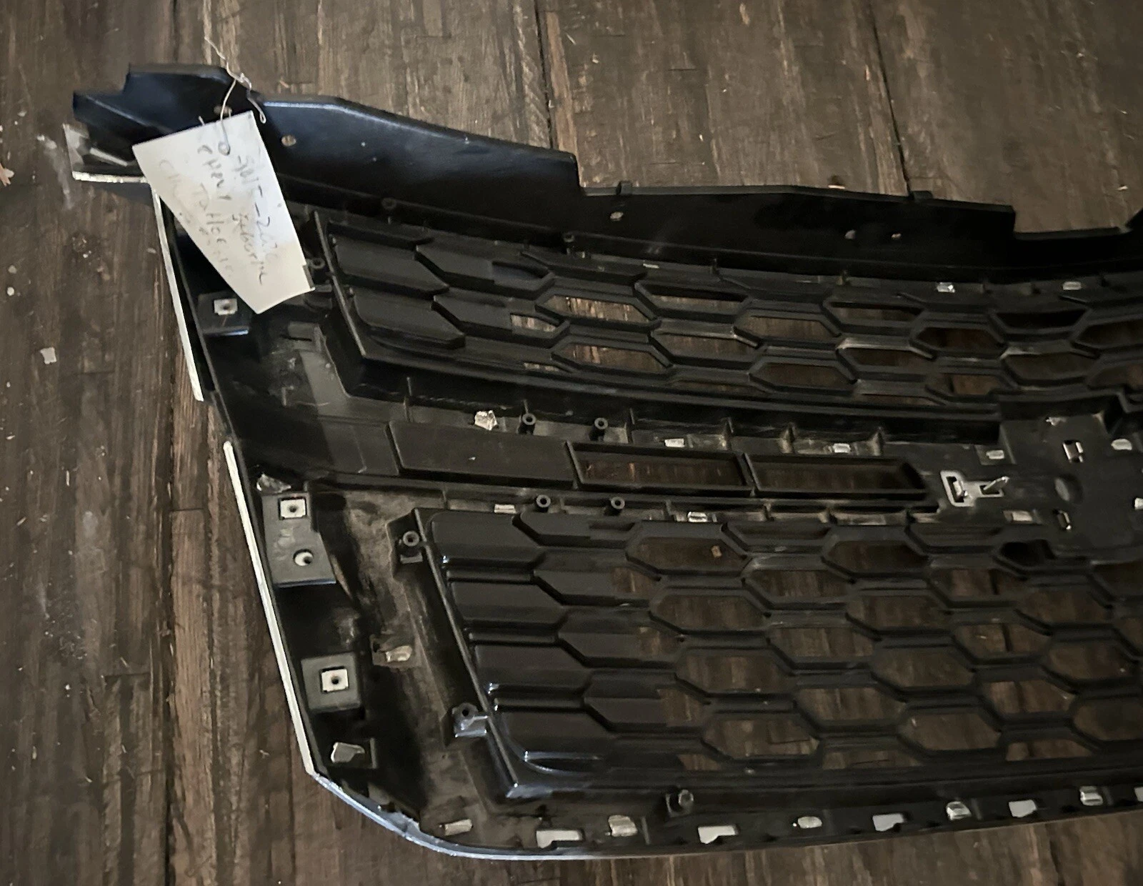 2015-2020 CHEVROLET TAHOE SUBURBAN FRONT BUMPER CHROME GRILLE W/ EMBLEM OEM - Image 9