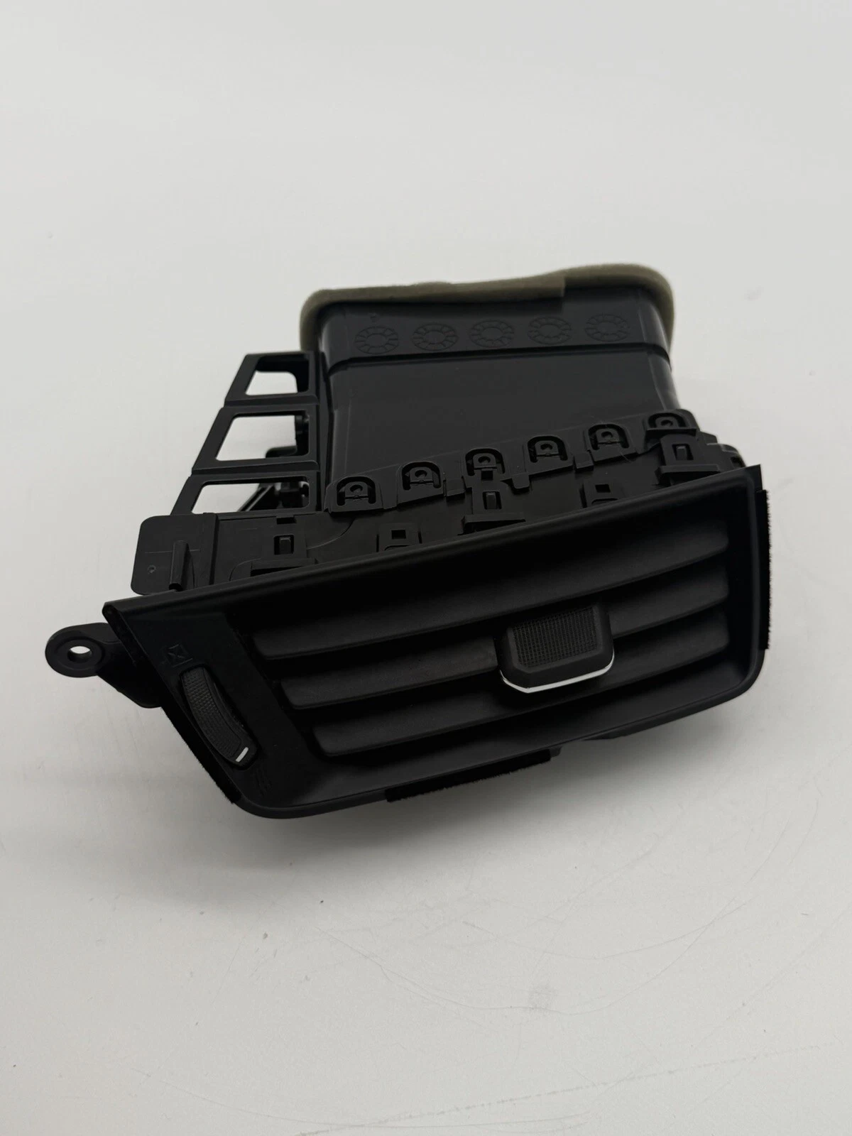 2015 - 2018 CHEVROLET SILVERADO 1500 RIGHT DASH AIR VENT 20943683 OEM - Image 10