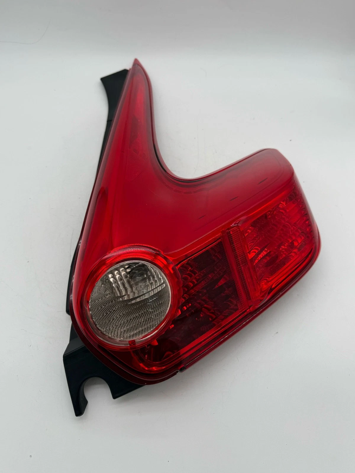 2011-2014 NISSAN JUKE REAR RIGHT PASSENGER TAIL LIGHT BRAKE LAMP TAILIGHT OEM - Image 4