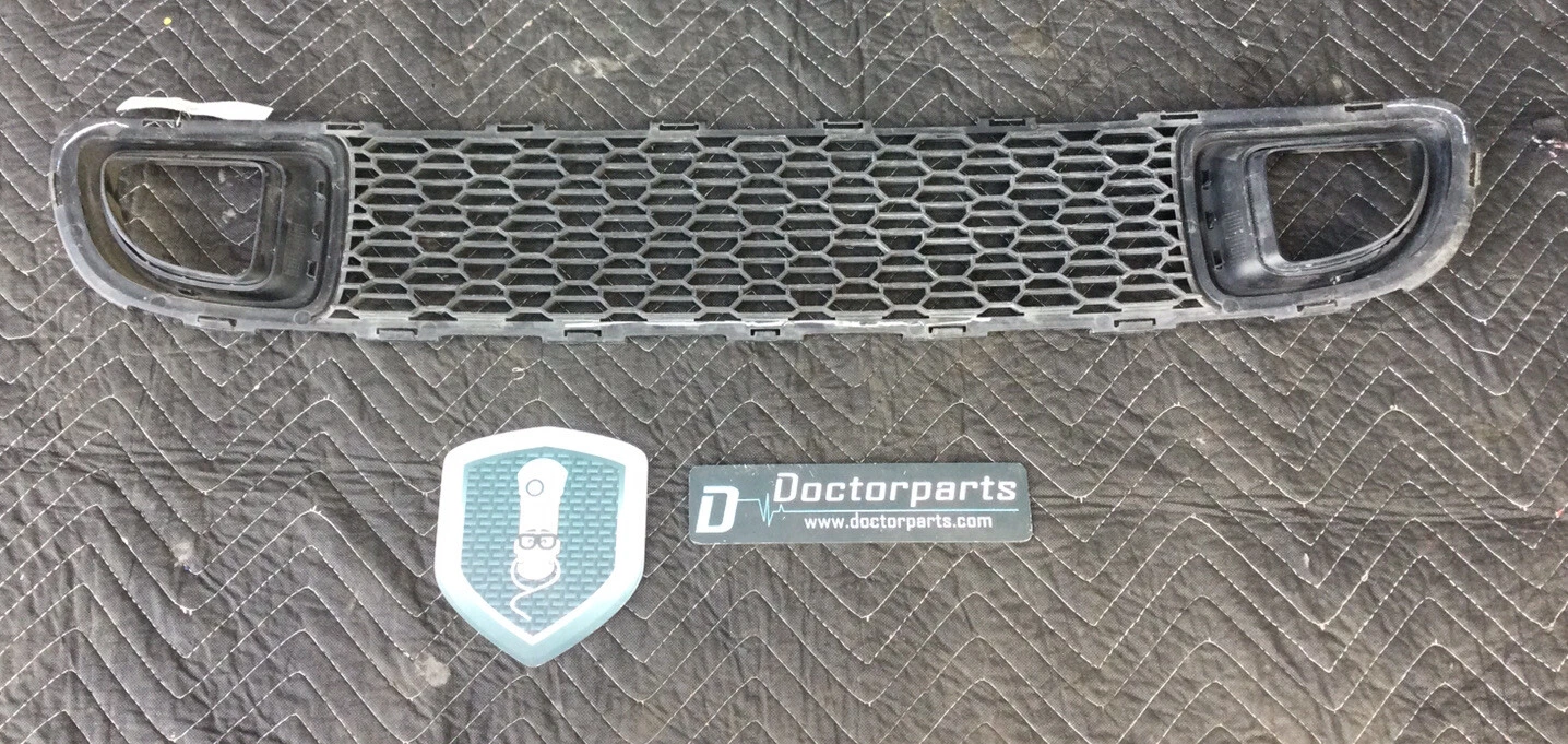 2011-2014 MINI COOPER FRONT BUMPER LOWER CENTER GRILLE USED OEM LOCAL PICKUP - Image 4