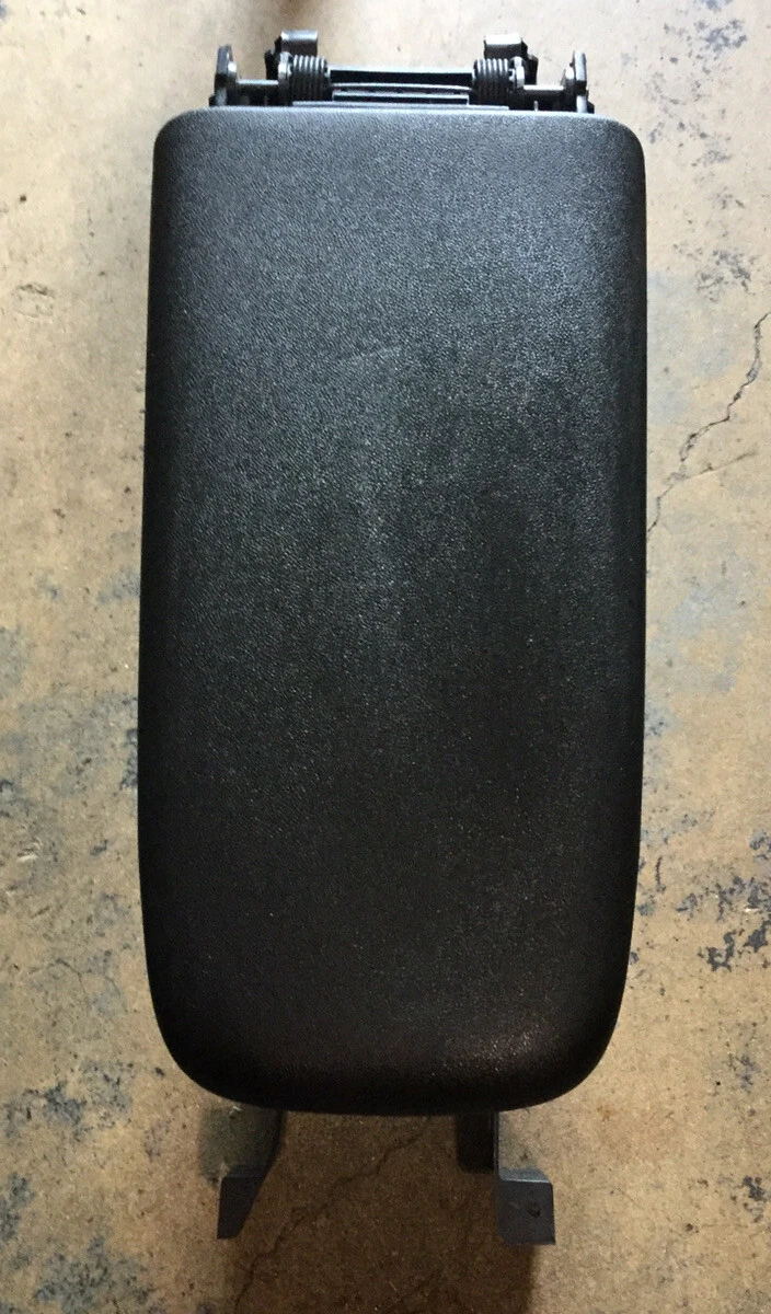 2018 - 2019 CHEVROLET EQUINOX CENTER CONSOLE STORAGE COMPARTMENT BOX TRAY OEM - Image 2