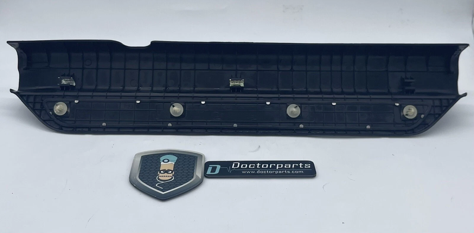 2011-2014 HYUNDAI SONATA FRONT LEFT DOOR SILL SCUFF PLATE TRIM BLACK OEM - Image 2
