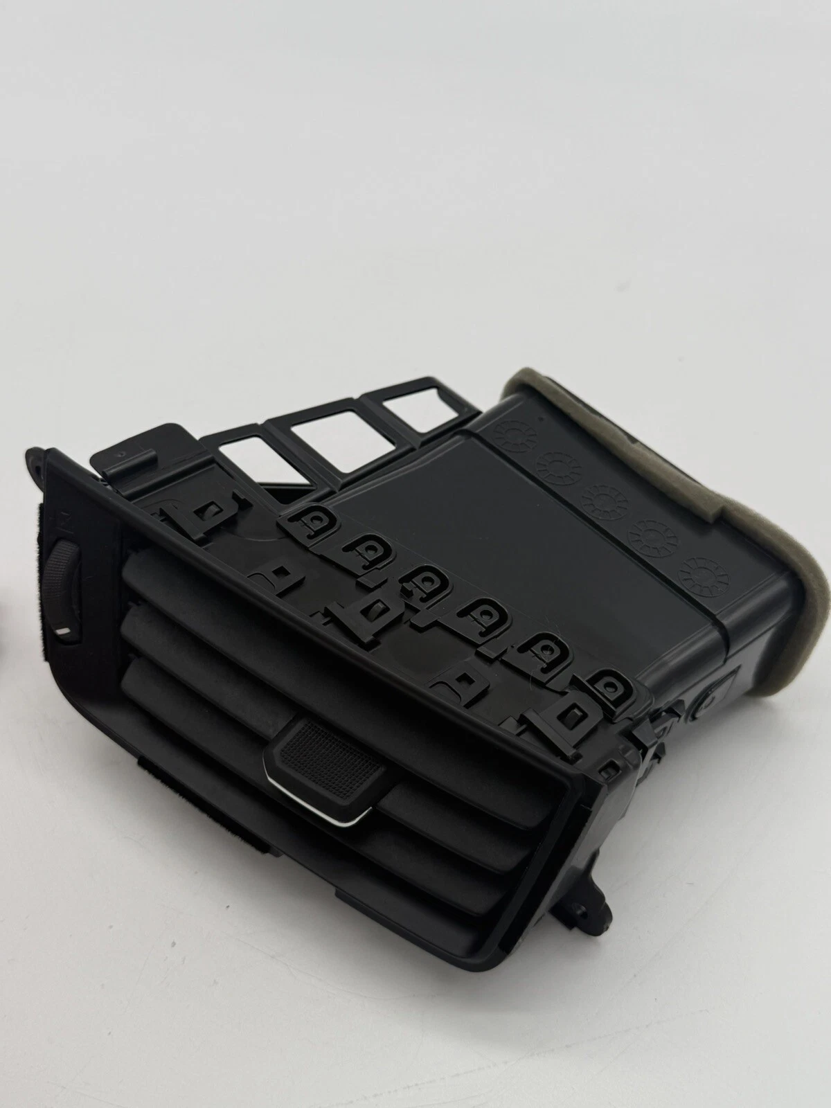 2015 - 2018 CHEVROLET SILVERADO 1500 RIGHT DASH AIR VENT 20943683 OEM - Image 11