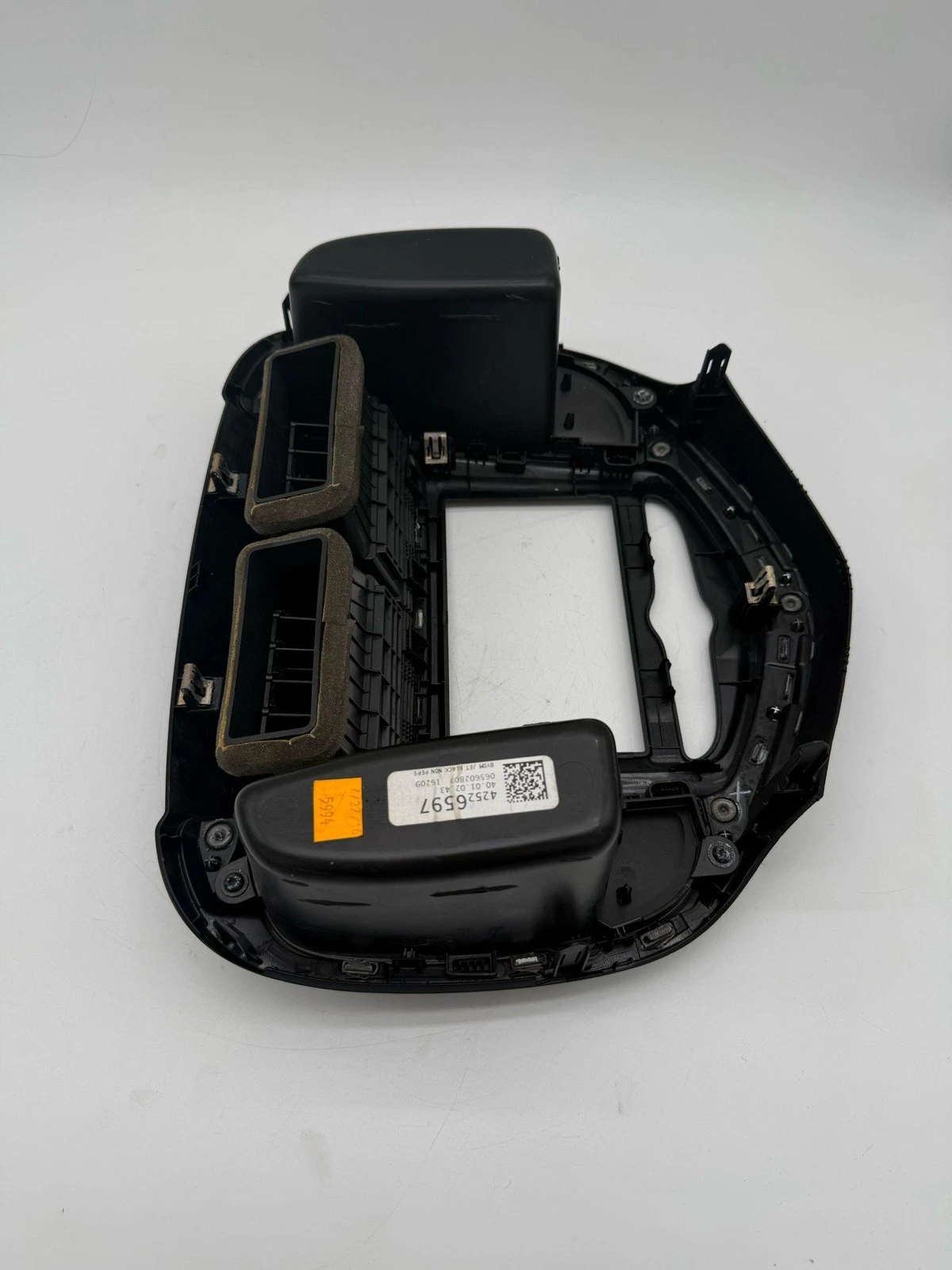 2017-2020 CHEVROLET SONIC RADIO BEZEL WITH VENTS 42526597 - Image 10