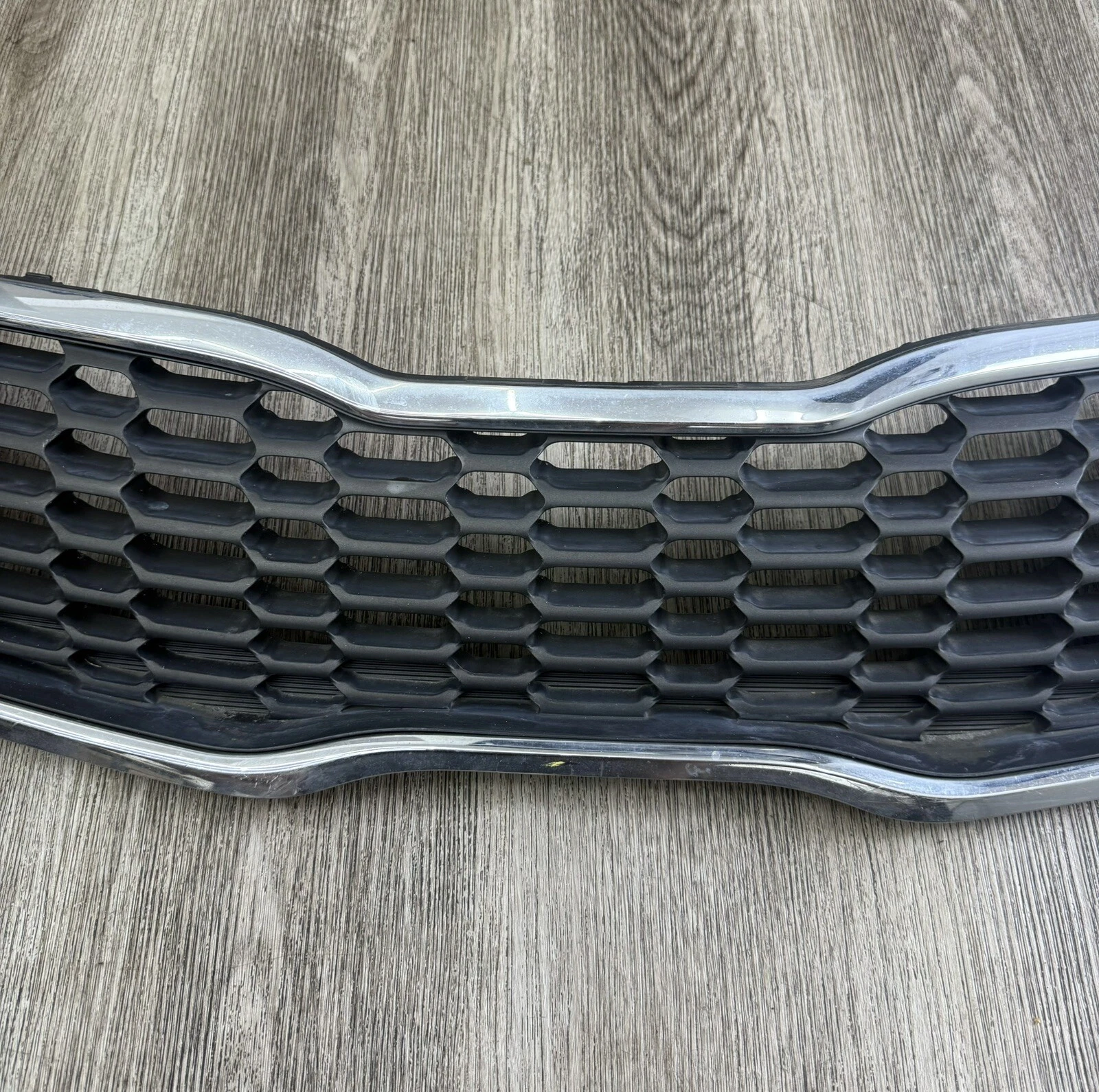 2014-2016 KIA Forte Radiator Front Grille Assembly (86351-A7500) OEM - Image 4