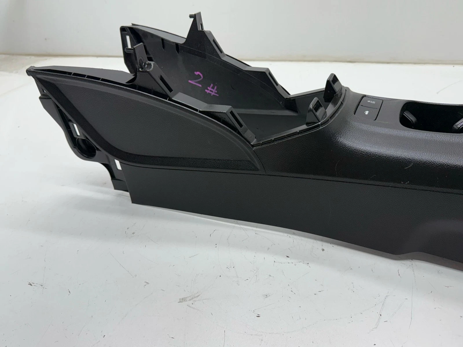 2017-2020 CHEVROLET SONIC CENTER CONSOLE BASE 42532293 SEDAN OEM - Image 4