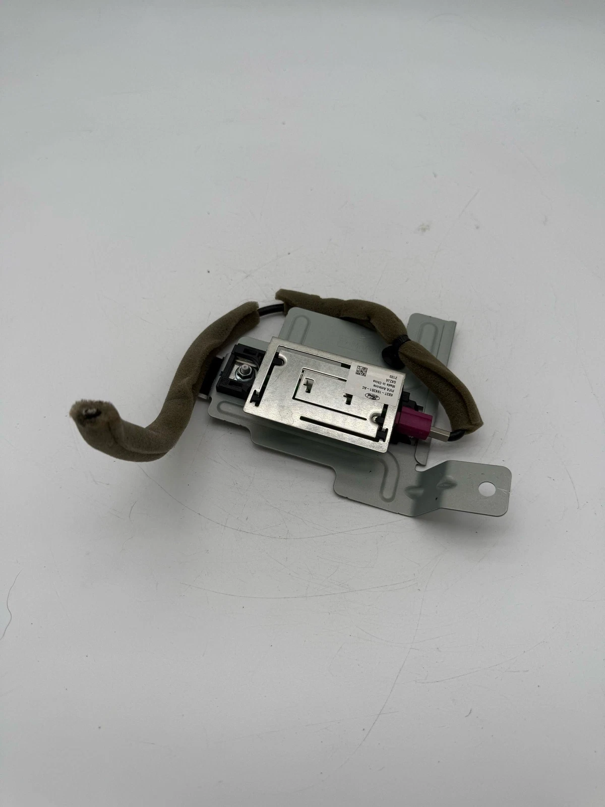 2019 - 2023 FORD RANGER GPS SATELLITE ANTENNA CONTROL MODULE OEM KB3T19K351AC - Image 4