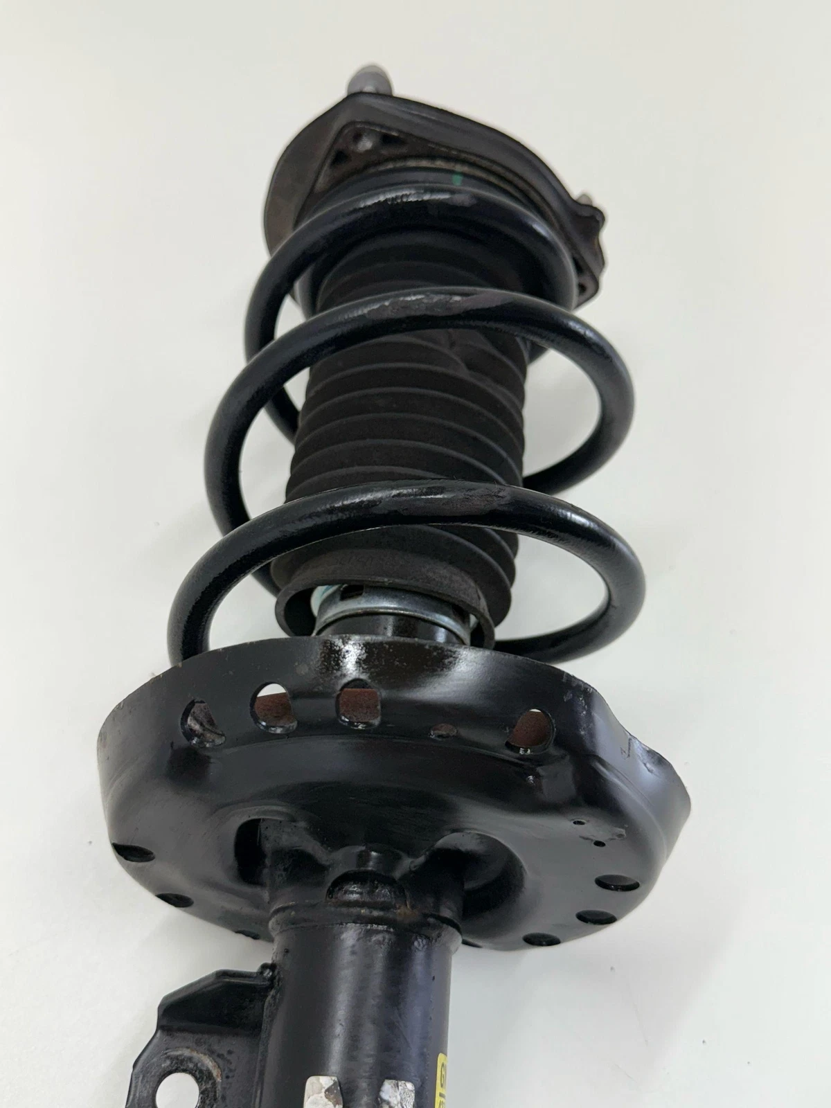 2020-2024 BUICK ENCORE GX FWD FRONT RIGHT SIDE SHOCK STRUT ASSEMBLY 42755602 - Image 4