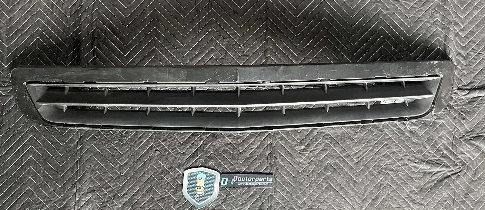 2010 2011 2012 2013 Chevrolet Camaro Front Bumper Grille 22783001