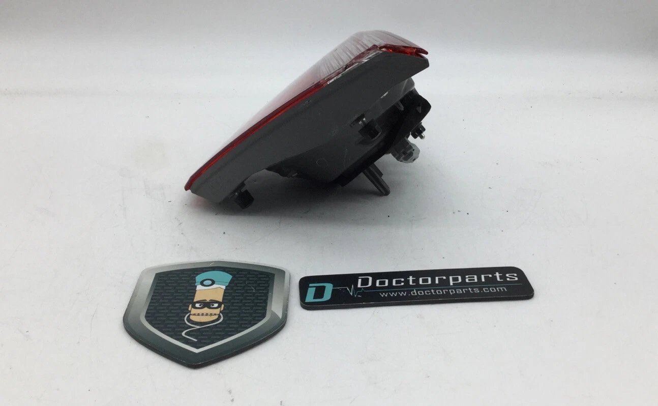 2015 2017 TOYOTA CAMRY REAR INNER TAILLIGHT RIGHT PASSENGER SIDE USED OEM 945235 - Image 2