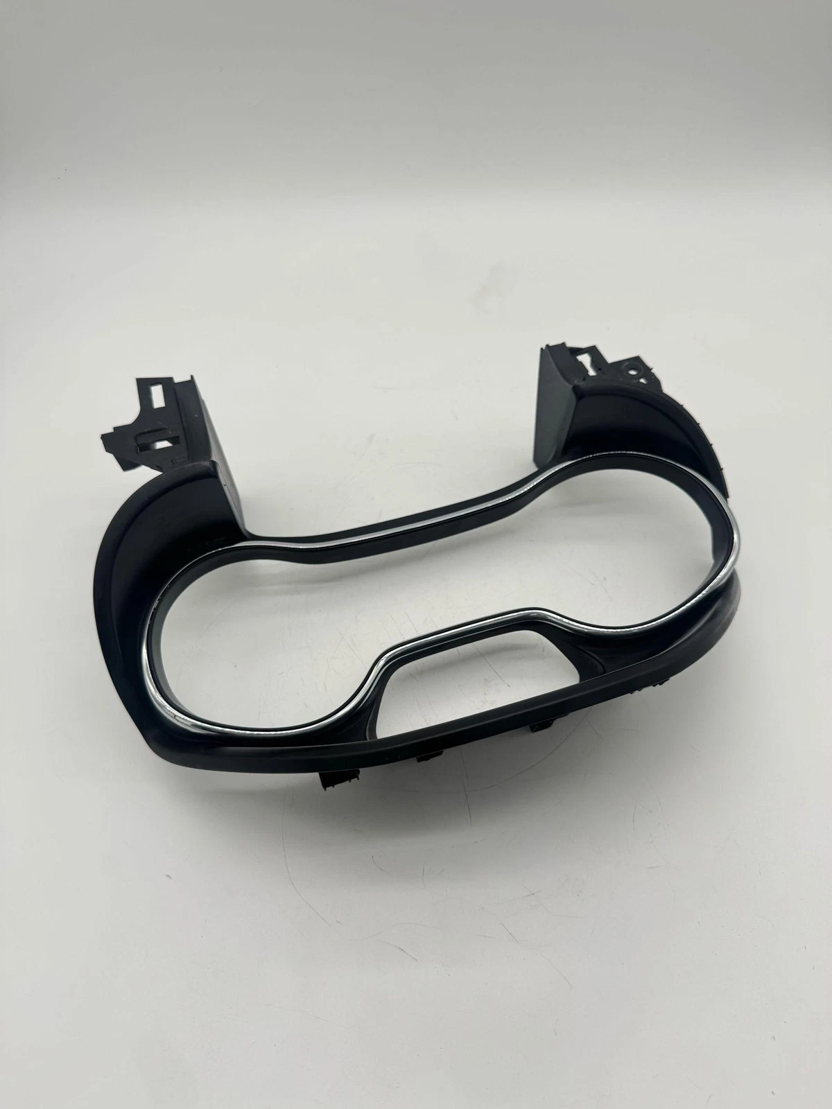 2016-2019 CHEVROLET CRUZE INSTRUMENT CLUSTER GAUGE SPEEDOMETER COVER BEZEL OEM - Image 3