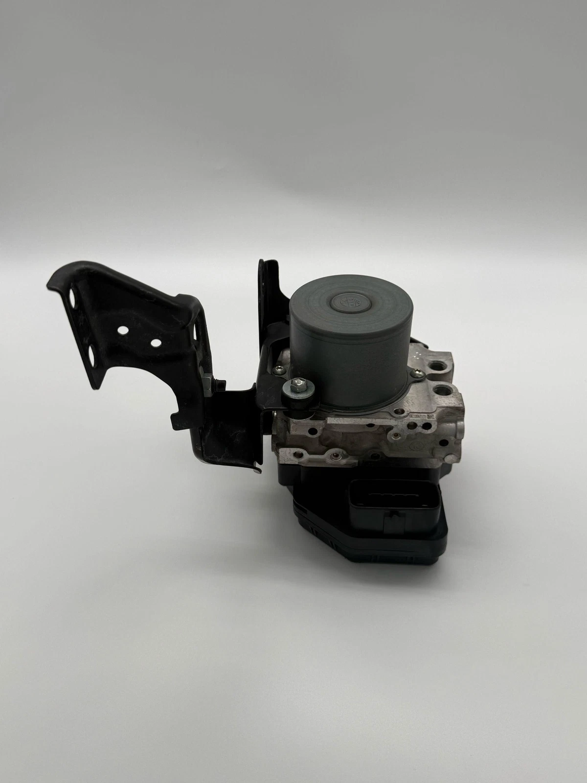 2016 - 2019 TOYOTA 4RUNNER ABS ANTI LOCK BRAKE PUMP MODULE OEM 4454035010 4X2 - Image 2