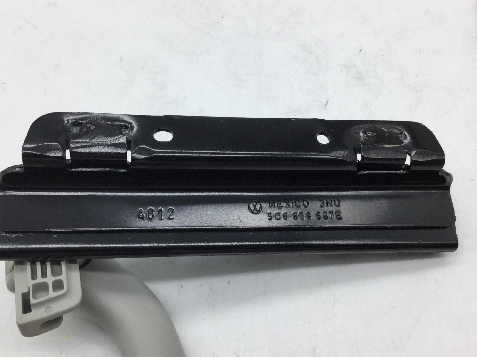 2011-2018 VOLKSWAGEN JETTA BRACKET FOR GRAH HADLE REAR PASSENGER OEM 5C6858687E - Image 6