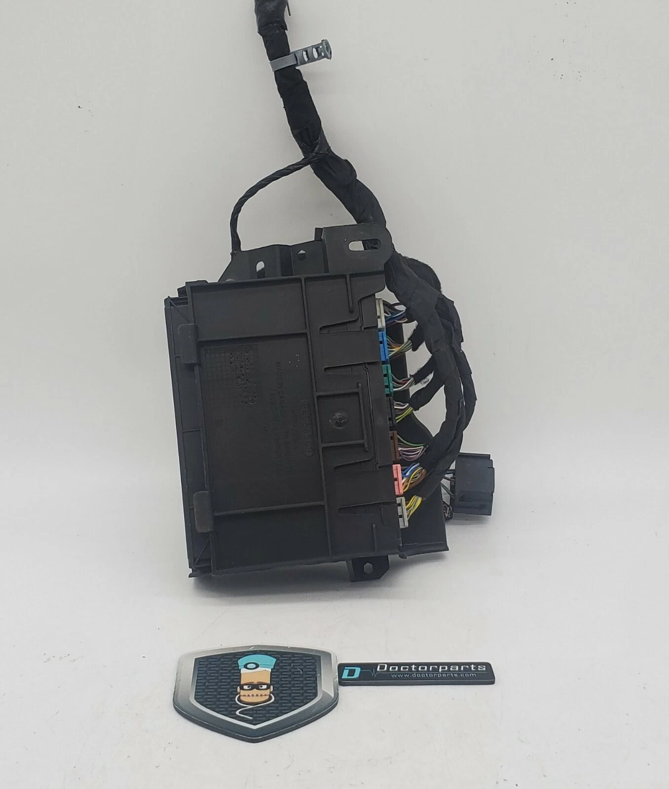 2017 Chevrolet Malibu Body Control Module BCM OEM 13514638 with braket holder - Image 3