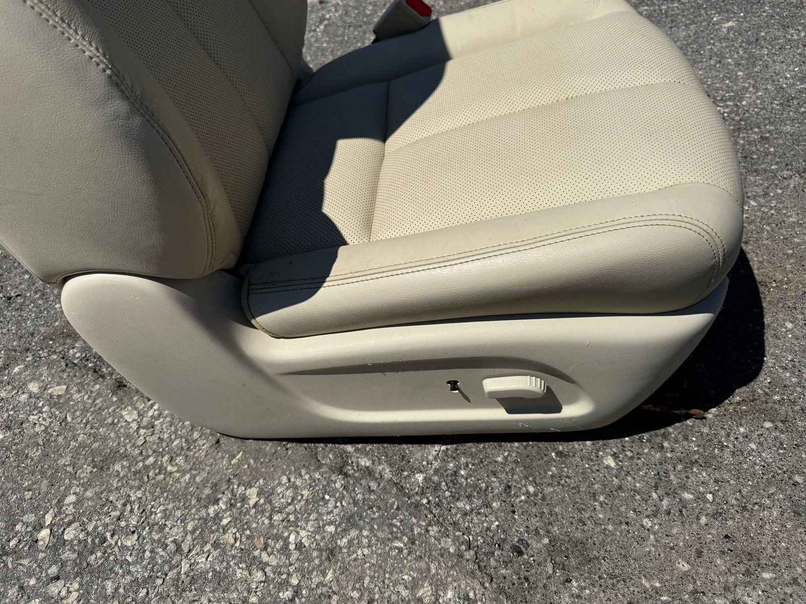 2018 - 2024 NISSAN MURANO FRONT RH PASSENGER SEAT BEIGE LEATHER ASSEMBLY - Image 6
