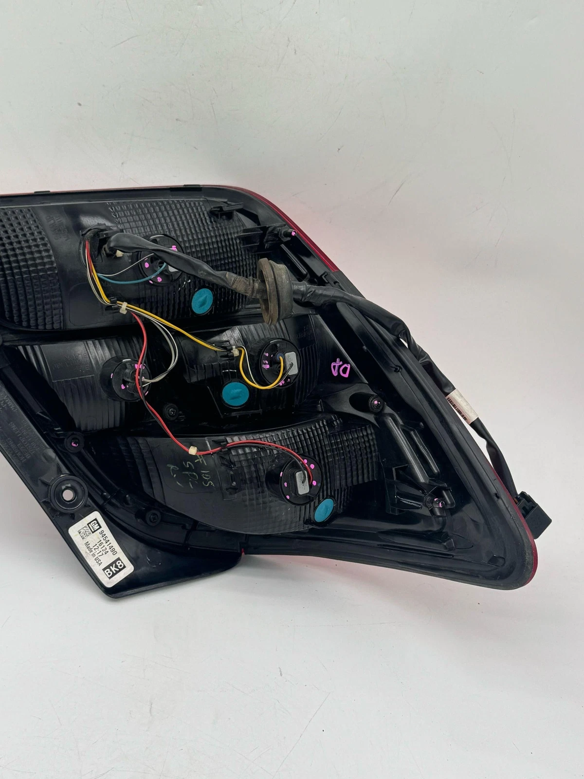 2017-2019 CHEVROLET SONIC RH PASSENGER RH TAIL LIGHT SEDAN 94541490 OEM - Image 9