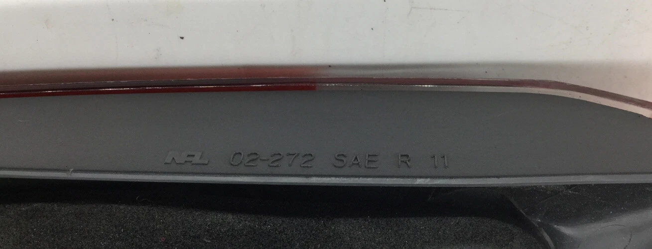 2016-2018 TOYOTA COROLLA PASSENGER INNER TRUNK TAILLIGHT RIGHT RH USED OEM - Image 7